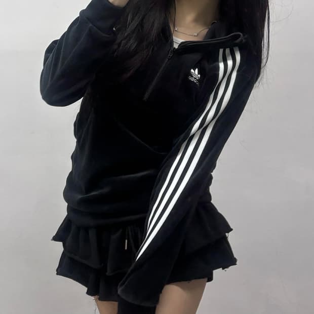 아디다스 신형 벨루어 벨벳 코지 하프 집업 후드티(S)