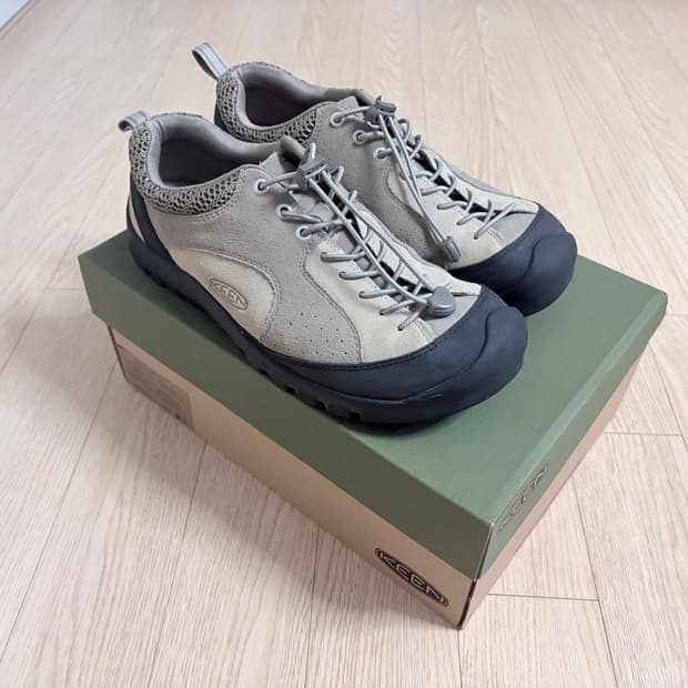 [290] 킨 x 하이킹 패트롤 재스퍼 락스 SP 스니커즈 쿠반 베이지