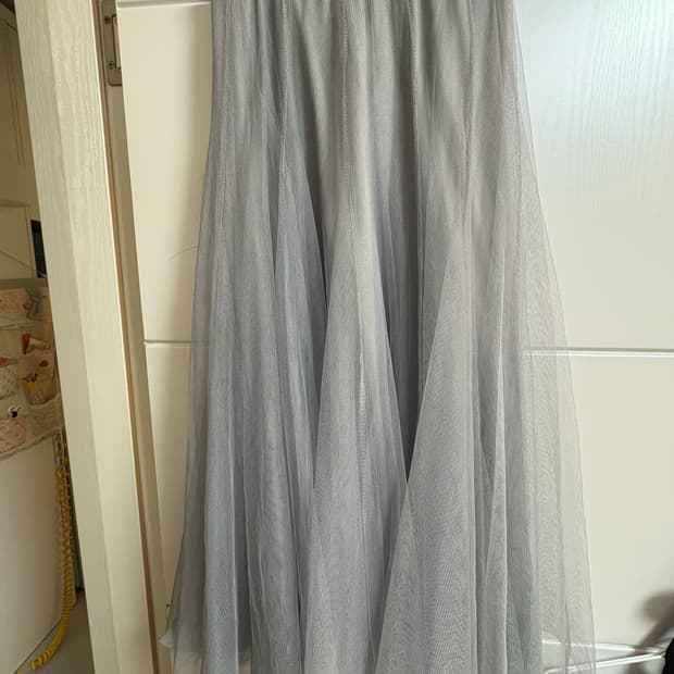 회색+하얀색 안감 샤스커트