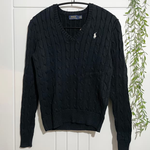 브이넥 케이블 니트