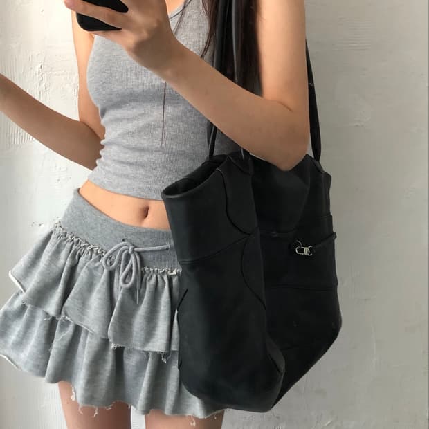 Matin Kim 마뗑킴 블랙컬러 레더 빅 숄더백