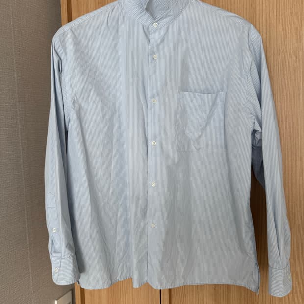 25시즌 유니클로 스트라이프 셔츠 판매합니다.