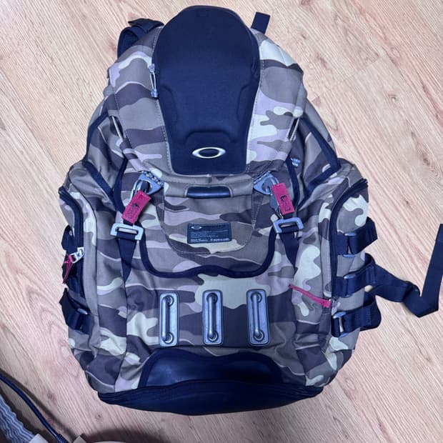 오클리 싱크 백팩