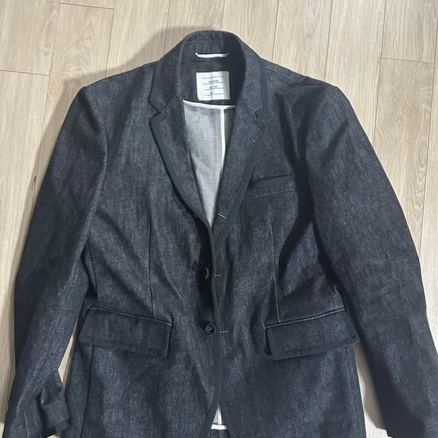 톰브라운 데님셋트 판매합니다. 