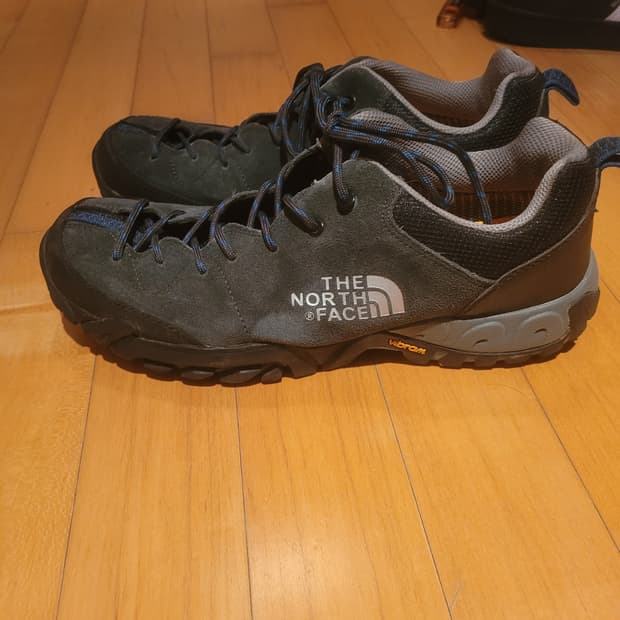 노스페이스 트레킹화 265 비브람솔