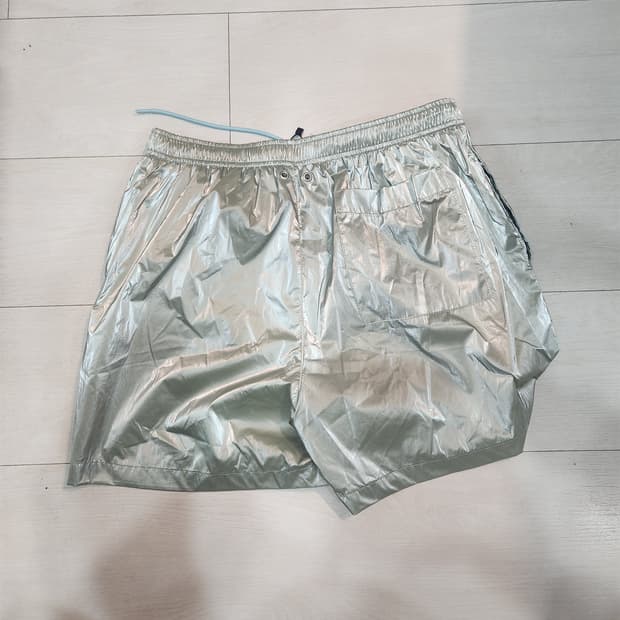 타일레 실버라이닝 반바지 새상품