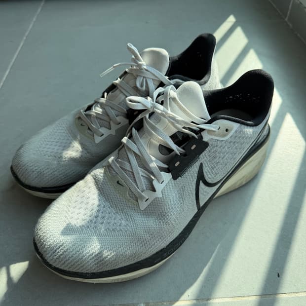 러닝화 보메로 17 