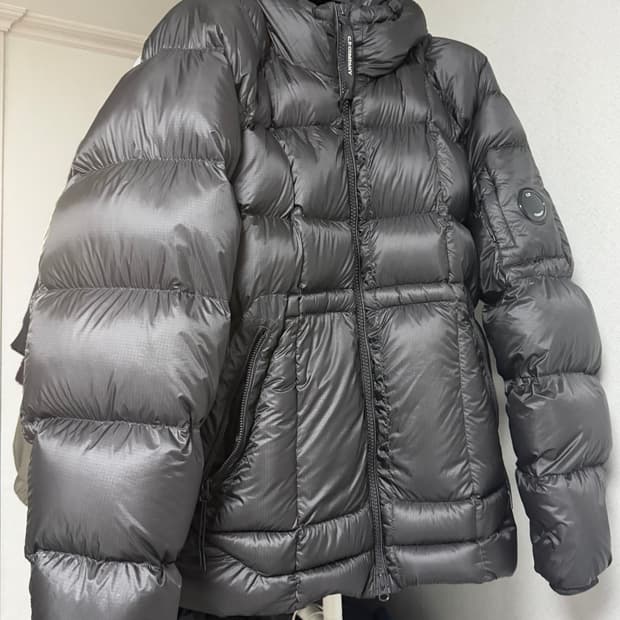 CP컴퍼니 DD쉘 25fw 패딩 XL