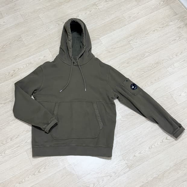 CP 컴퍼니 렌즈 융 카키 후드티 M