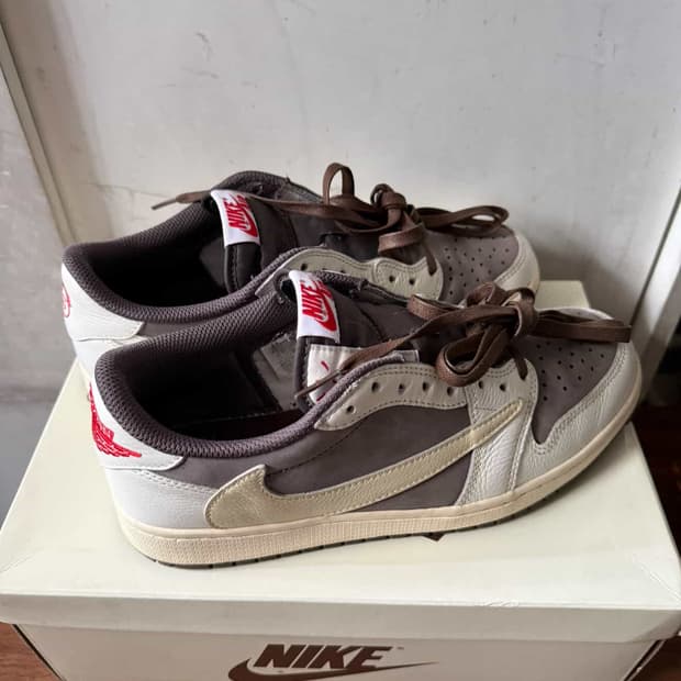 트래비스 스캇 리버스 모카