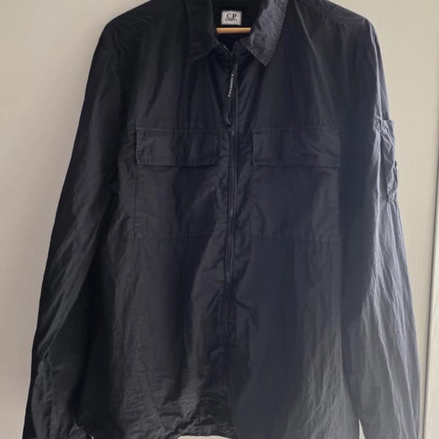 23ss CP컴퍼니 나일론 블랙 셔츠 xxl 택없는새상품 (국내110사이