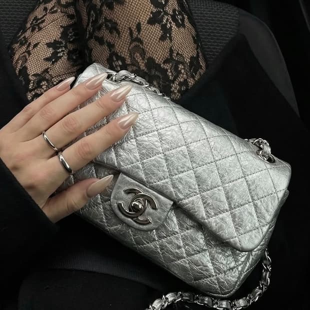 샤넬 메탈릭 빈티지 카프스킨 플립 백