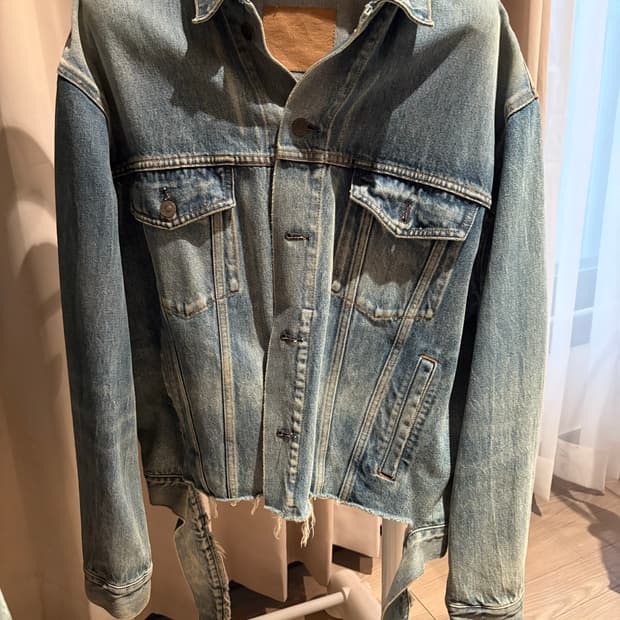 발렌시아가 넥자수 데님 자켓 40사이즈