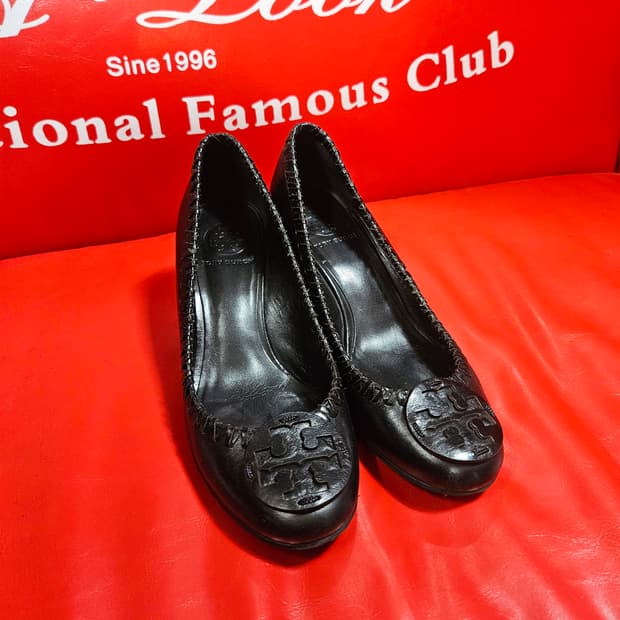 토리버치 시그니쳐 로고 가죽 웨지힐 6.5size(235)