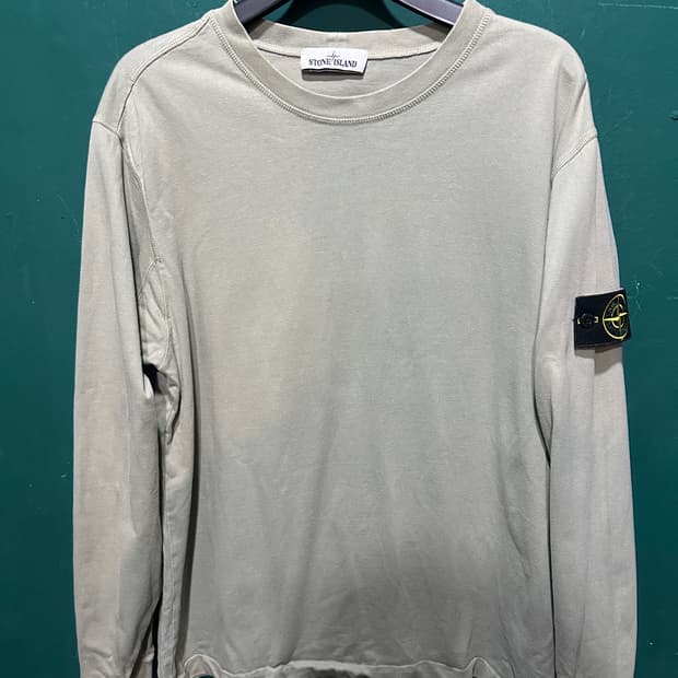 스톤아일랜드 롱슬리브 연카키 XL