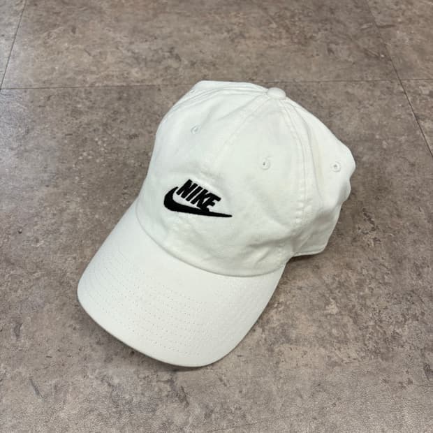 나이키 볼캡 화이트 #csz232