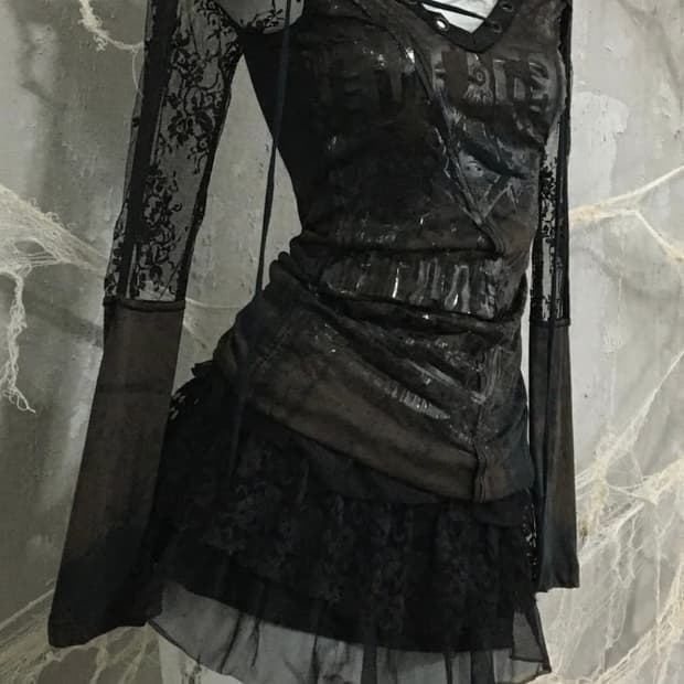 salvage Beauty  long sleeves