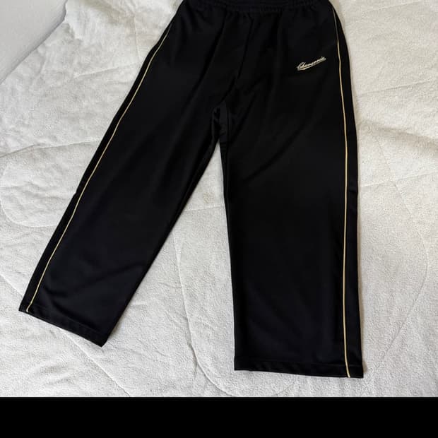 윌리차바리아 로고 엠보싱 트랙팬츠