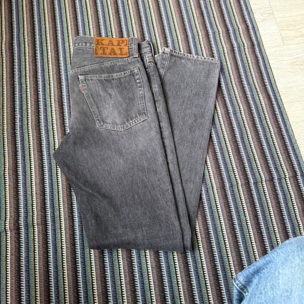 캐피탈 흑청 데님 팬츠