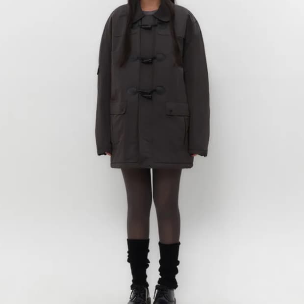 뚜오미오 DUFFLE PADDED COAT [CHARCOAL]