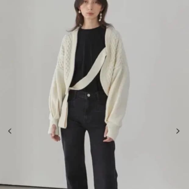 아위 볼레로 니트가디건 니트볼레로 아모멘토 니트꽈베기