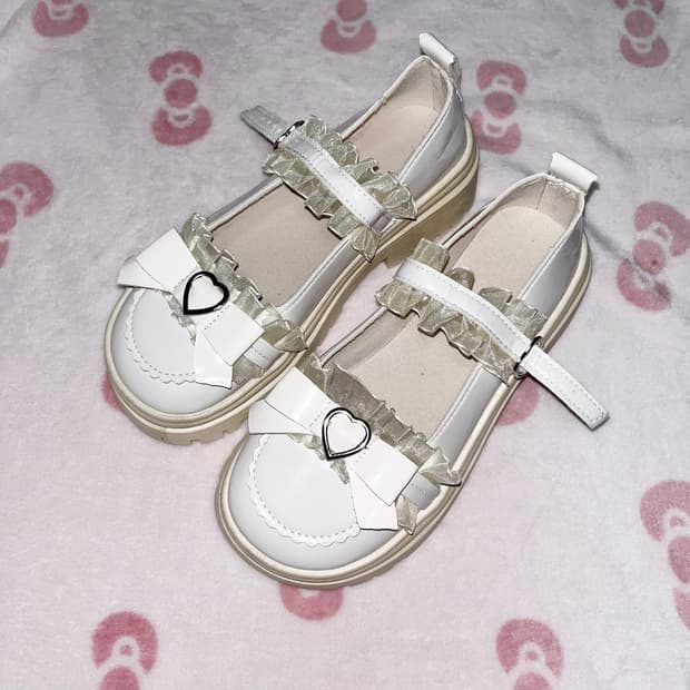 히메갸루 화이트 레이스 하트 구두 로퍼