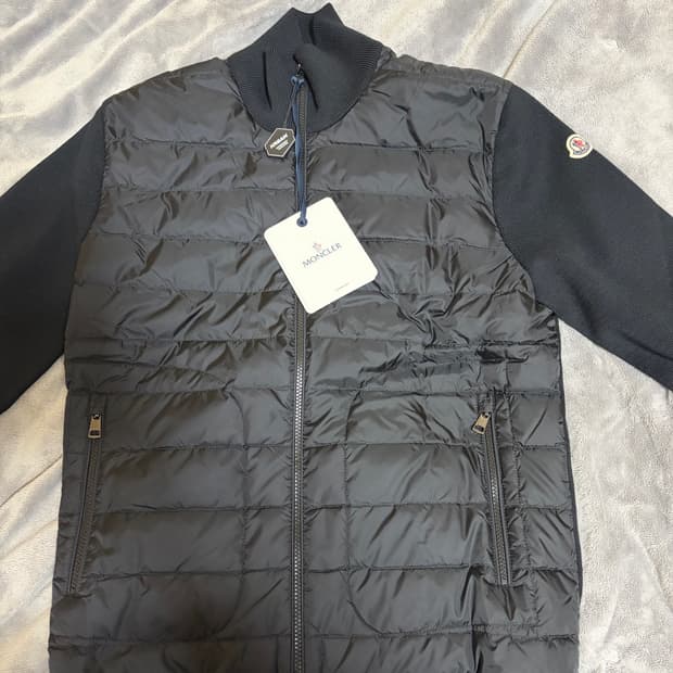 몽클레어 김현우 가디건 트리콧 25FW 블랙 L사이즈