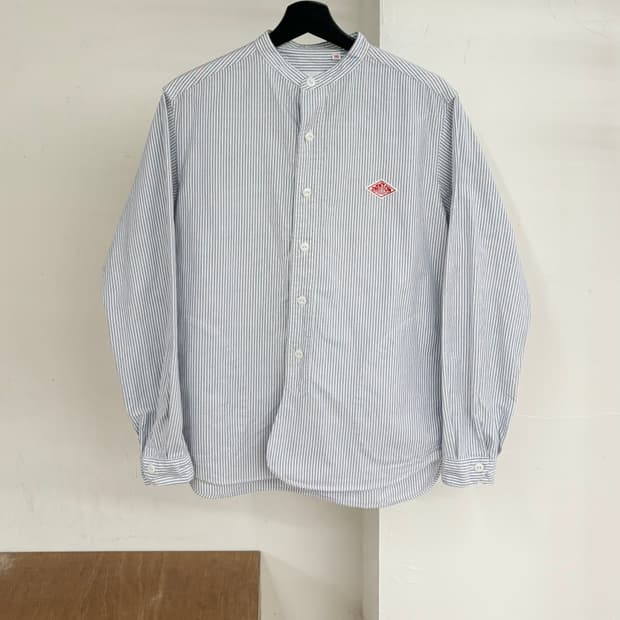 단톤 스트라이프 밴드 카라 셔츠