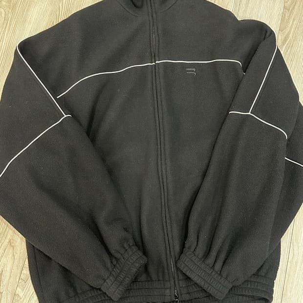 발렌시아가 후리스 46