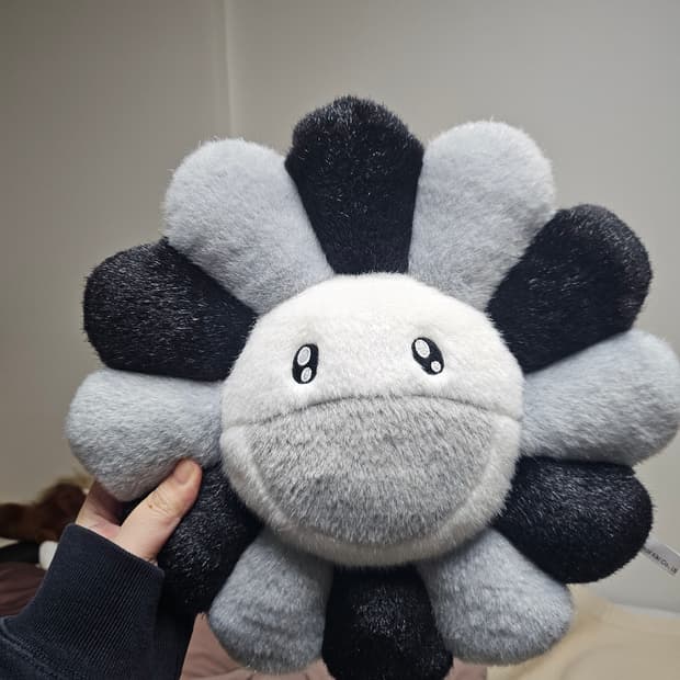 카이카이키키 쿠션 판매합니다!