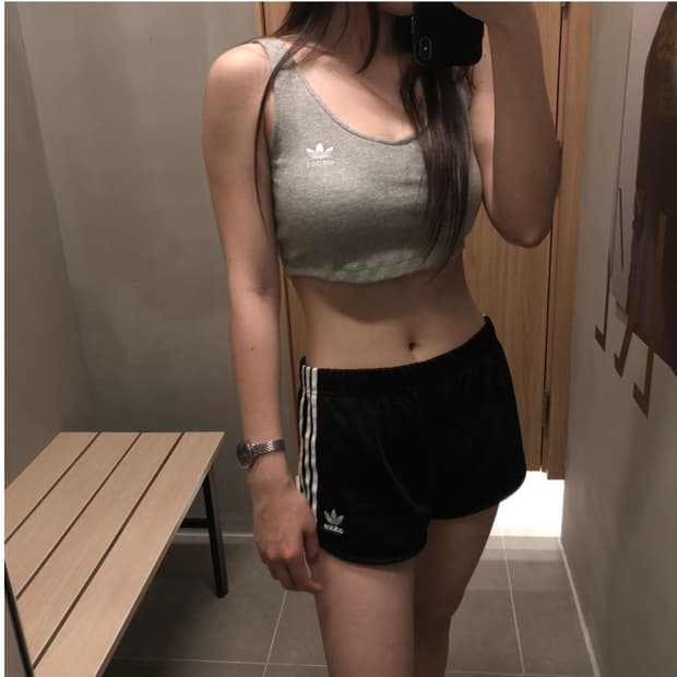 아디다스 손나은 반바지 삼선 반바지 스트라이프