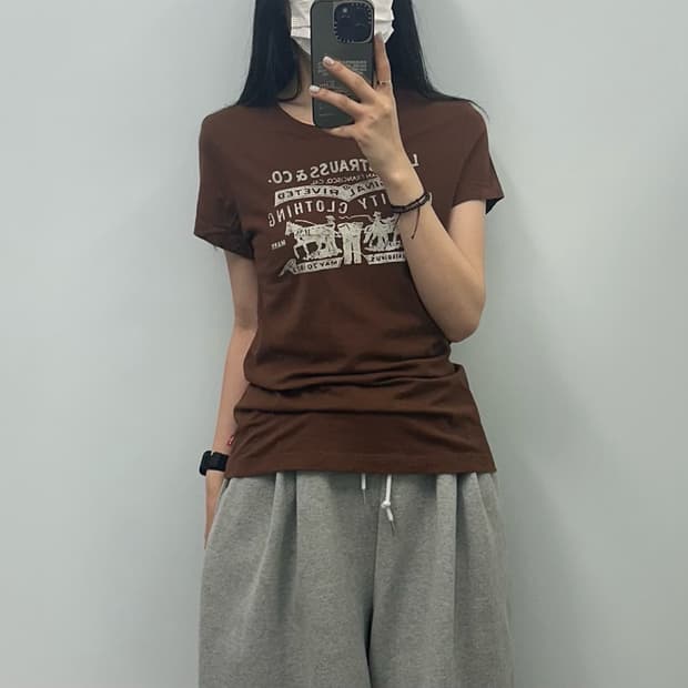 리바이스 브라운 반팔 티셔츠 