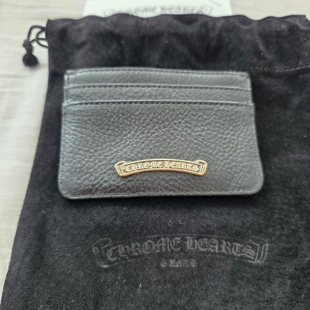 [FREE] 크롬하츠 실버 스크롤 라벨 카드 지갑 블랙