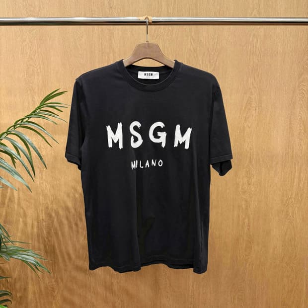 MSGM 밀라노 빅로고 프린트 반팔 티셔츠 라운드넥 블랙