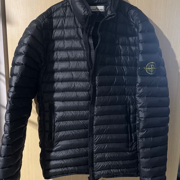 [M] 스톤아일랜드 23FW 룸우븐 경량패딩 블랙