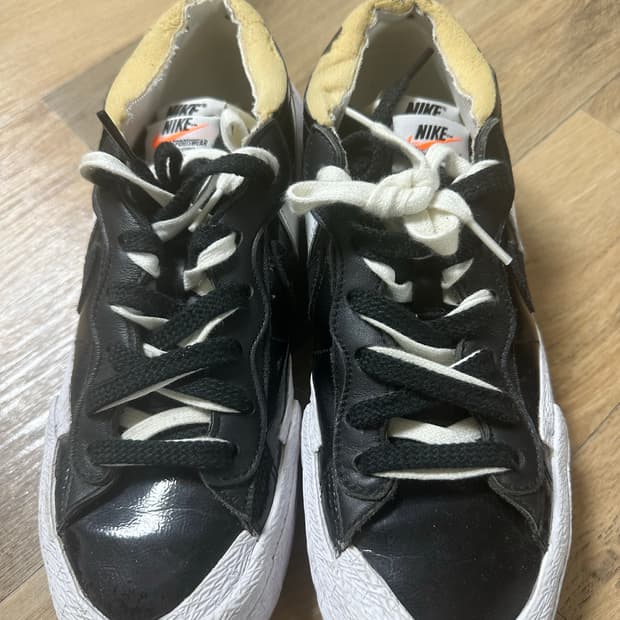 나이키 사카이 블레이저 로우 240