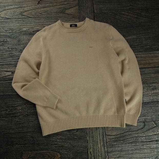 [리] 로고 자수 크루넥 니트 베이지 M18636