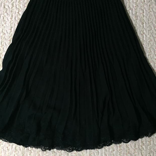 Vintage lace midi skirt