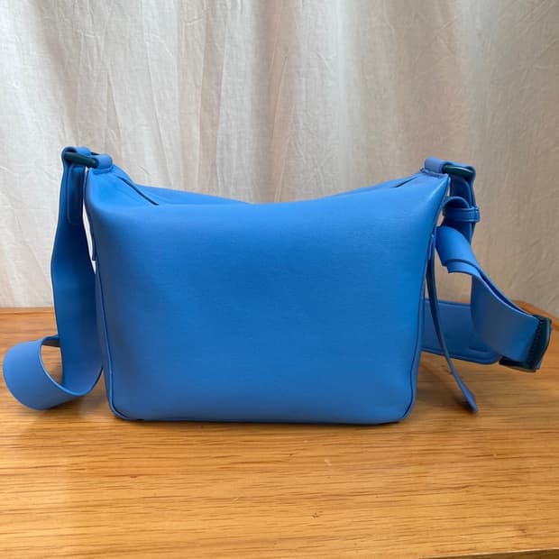 hvisk 블루 크로스백