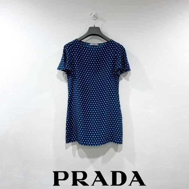 PRADA 프라다 반팔 상의