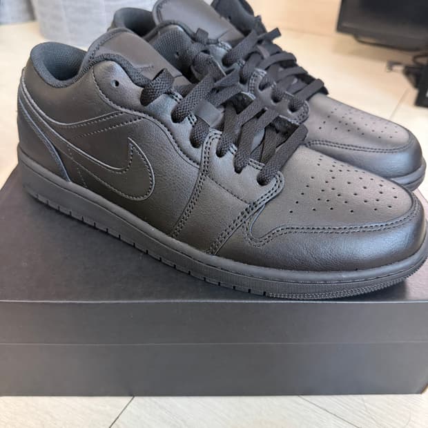 나이키 에어 조던 1 로우 블랙 새제품