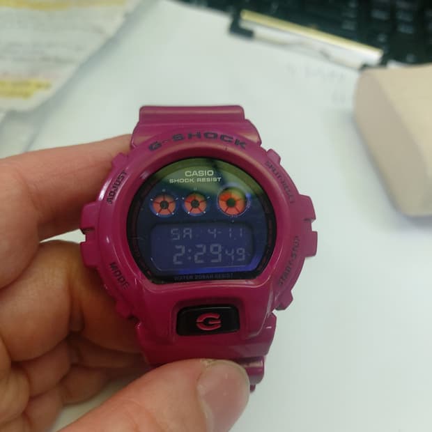 카시오 지샥 핑크색 전자시계