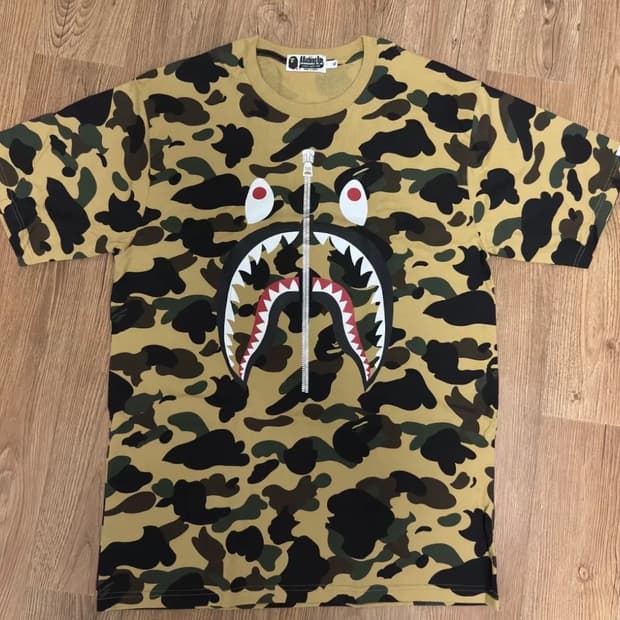 오늘만)베이프 황계 퍼스트 카모 샤크 반팔 티셔츠 XL