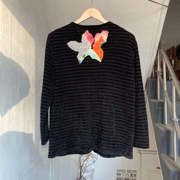 꽃자수패치 스트라이프 라운드 가디건