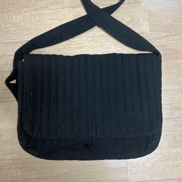 얀얀 반 애쉐 오 프로젝트 메신저백