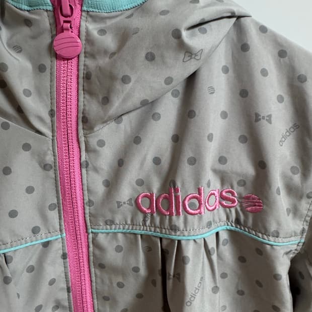 아디다스 도트 바람막이 🩵🎀