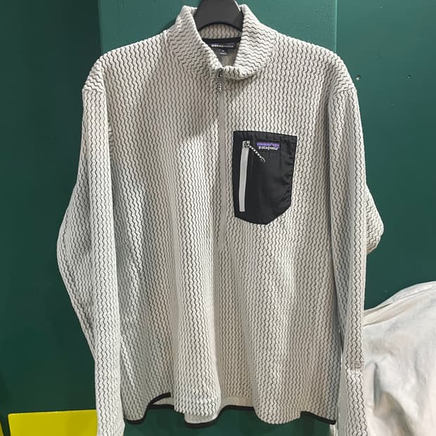 파타고니아 r1 반집업 후리스