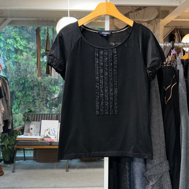 버버리 런던 프릴 티셔츠