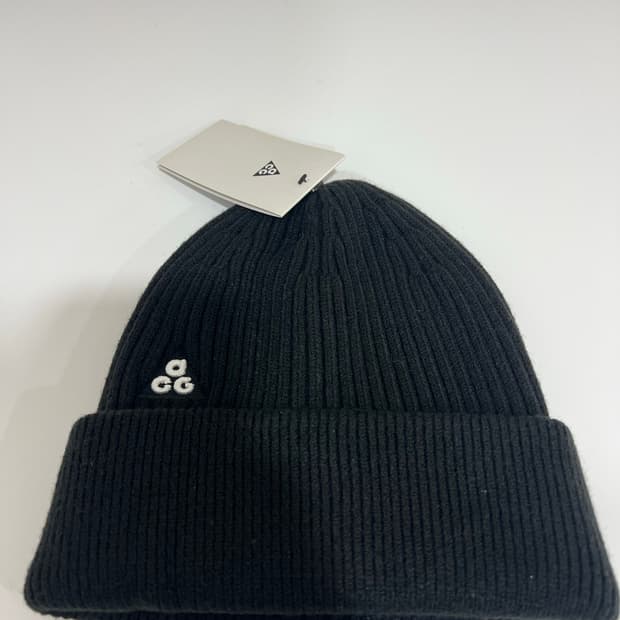 [새제품]nike acg 비니 블랙 