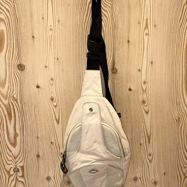 미스치프 크로스백